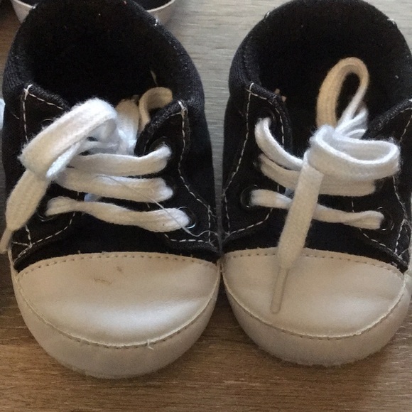 Infant soft shoes 6-12months. 3 pair bundle - Picture 2 of 4